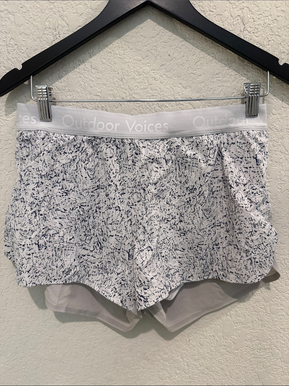 Outdoor Voices White and Navy Speckle Women's Athletic Shorts S